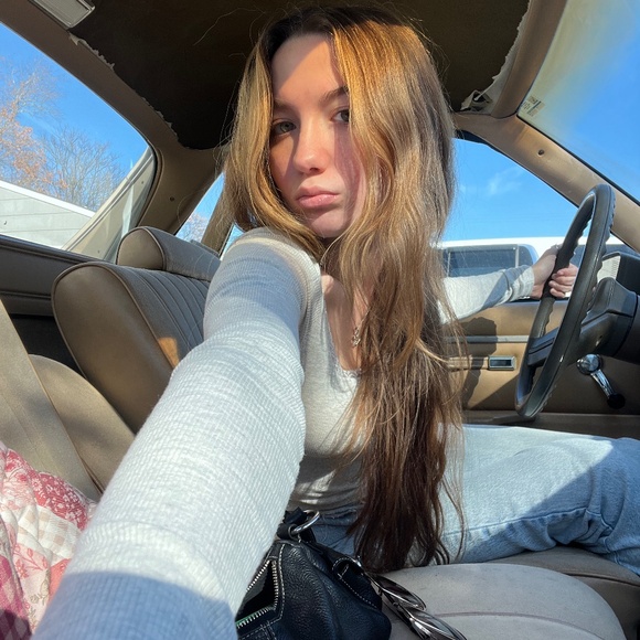 Meet your Posher, Julia - Picture 1 of 1